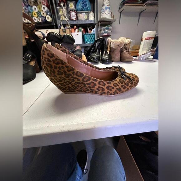 Chinese Laundry leopard print wedge heels - Picture 6 of 7